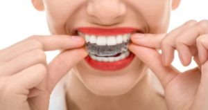почему откалываются зубы